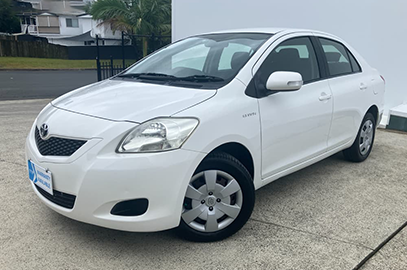 2010_toyota_yaris_2026