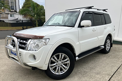 2013_mitsubishi_pajero